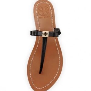 Tory Burch leighanne black bow logo flat thong sandal size 6.5
